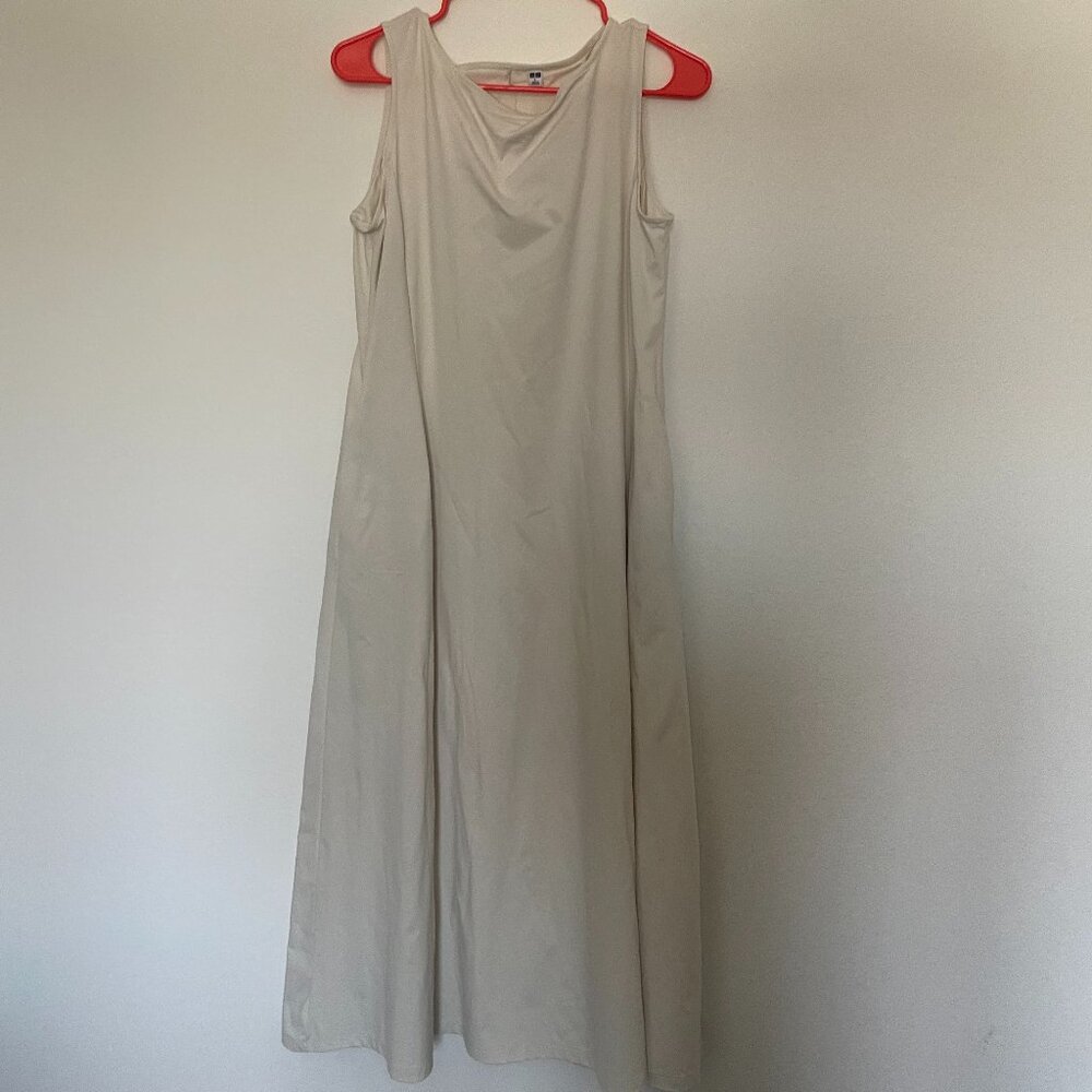 Uniqlo Ultra Stretch AIRism Sleeveless Dress